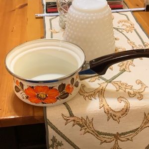 Vintage Sanko small pot EUC